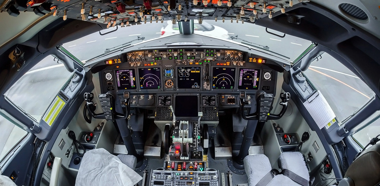 Кабина пилота Boeing 737